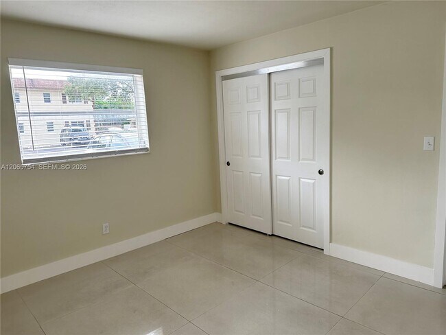 Building Photo - 5211 SW 91st Ave