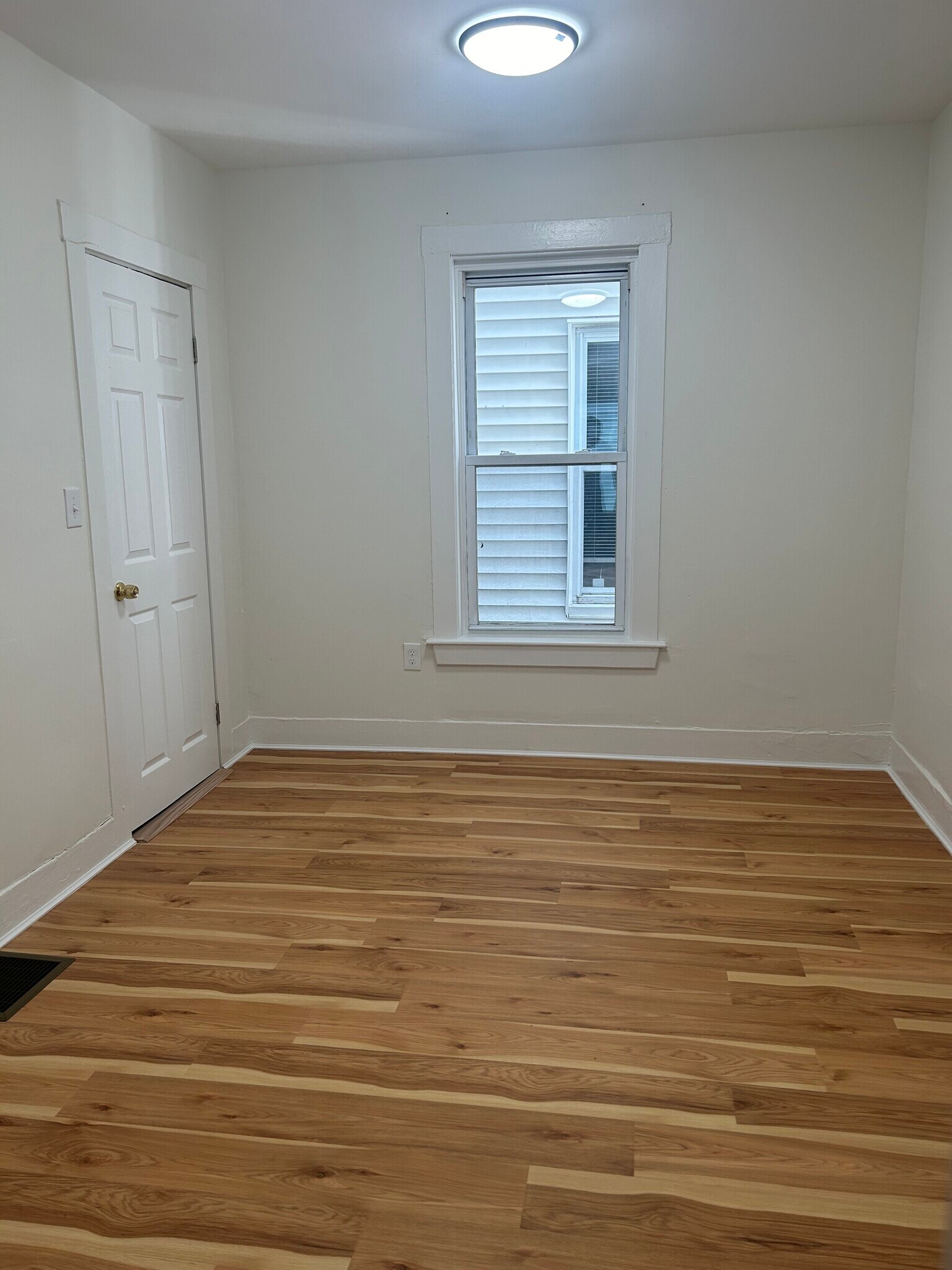 Bedroom 3 - 27 Alston St