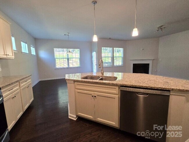 Building Photo - 14611 Murfield Ct