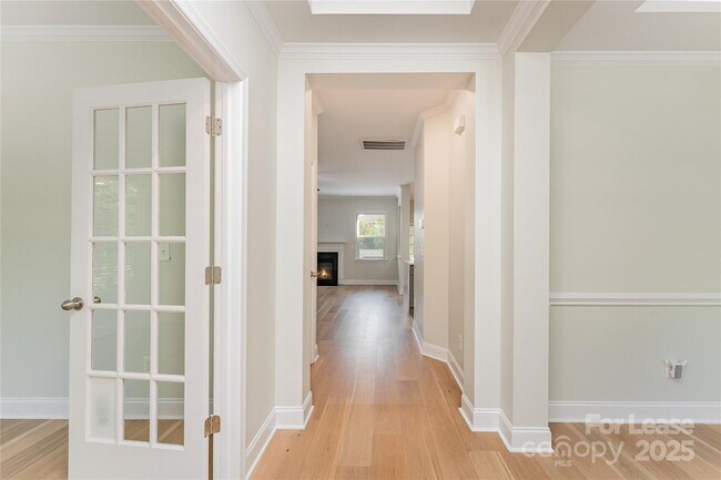 Building Photo - 139 Brackenbury Ln