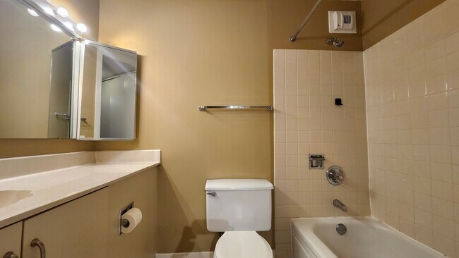 Building Photo - 405 N Wabash Ave