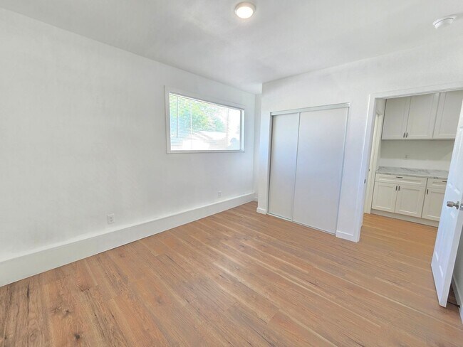 Building Photo - 44221 4th St E