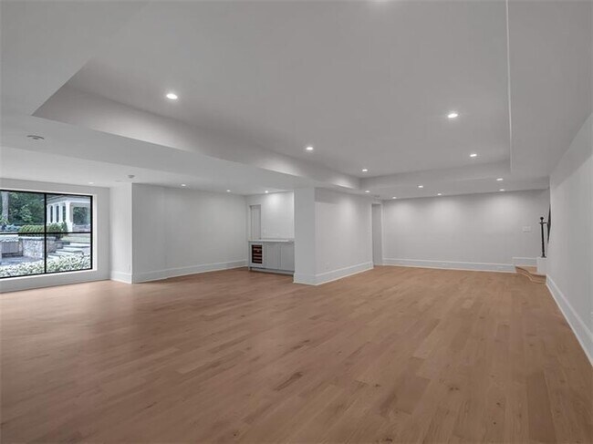 Building Photo - 3625 Tuxedo Rd NW