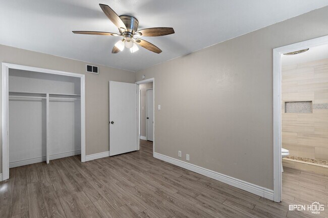 Building Photo - 4615 Hollandale Ave