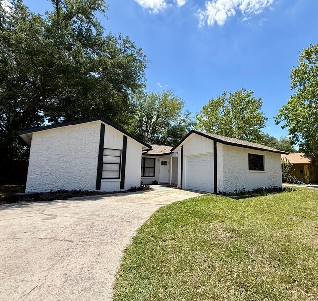 Building Photo - 7502 Culver Ln