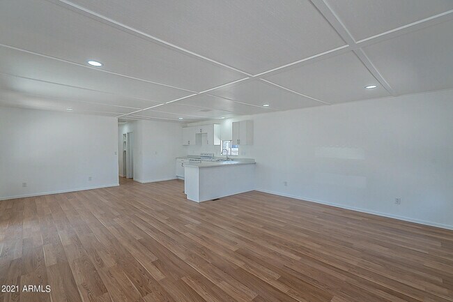 Building Photo - 334 N 83rd St