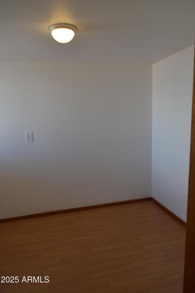 Building Photo - 677 S Warner Dr