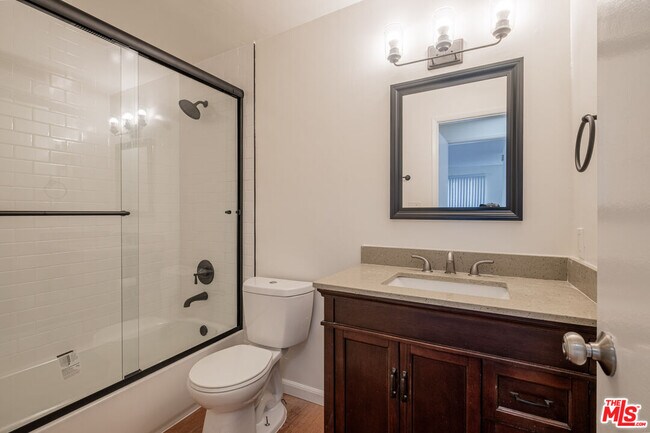 Building Photo - 3826 Prospect Ave