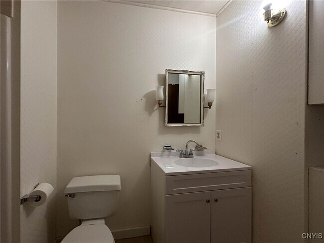 Building Photo - 821 Floyd Ave