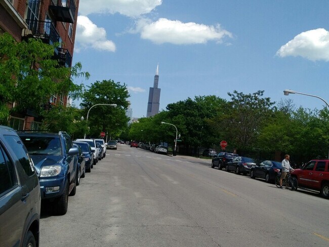 Building Photo - 1500 W Monroe St