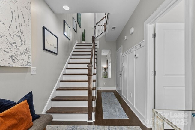 Building Photo - 2613 Statesville Ave