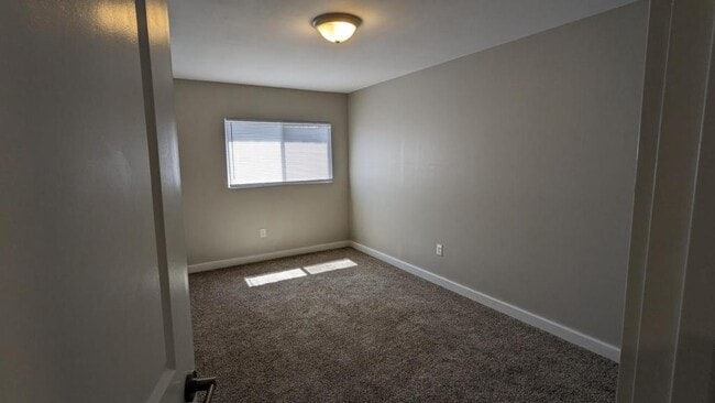 Building Photo - 3965 Hayesville Dr NE