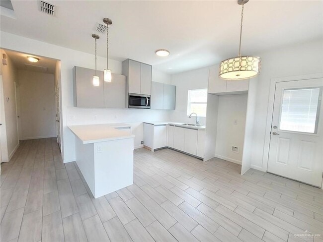 Building Photo - 2201 S Pamplona St