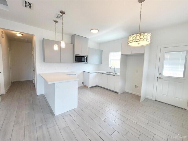 Building Photo - 2205 S Pamplona St