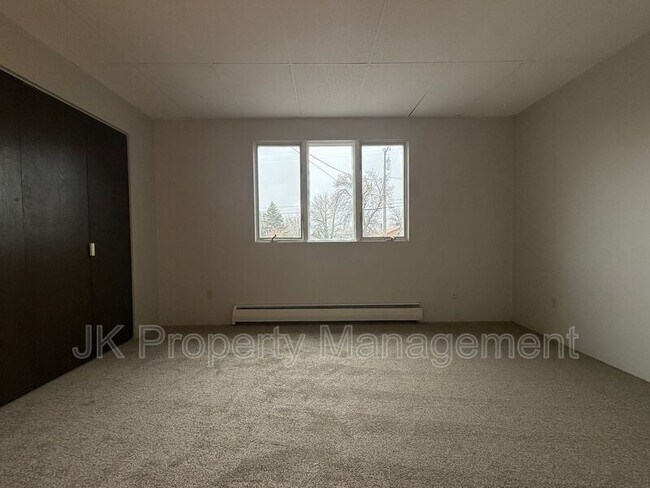 Building Photo - 1122 1st Ave SW