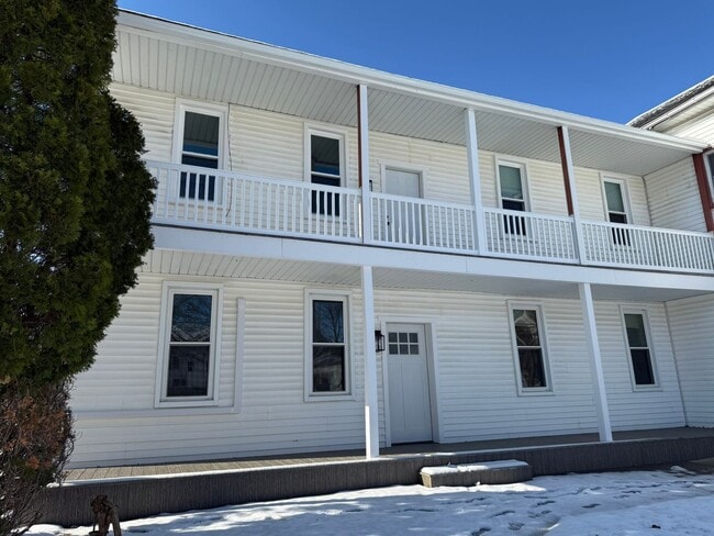 Primary Photo - 310 W Market St