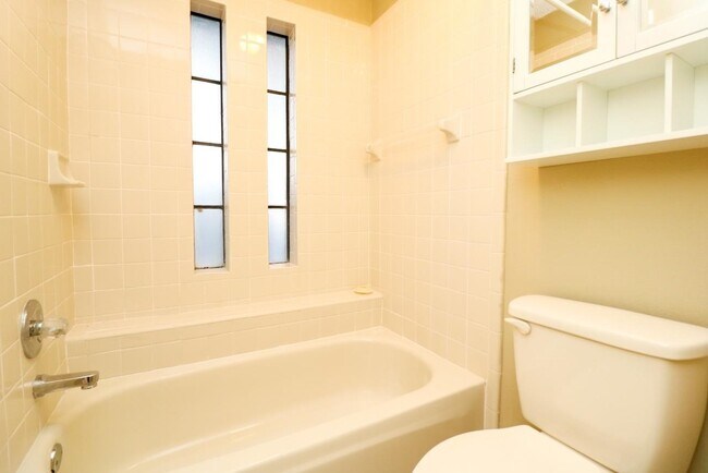 Building Photo - 1402 Longhorn Dr