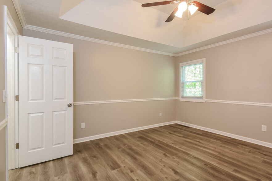Building Photo - 580 Toonigh Rd