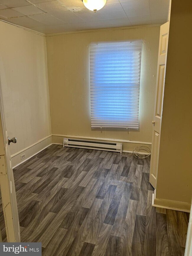 149 E Jefferson St 149 E Jefferson St Paulsboro NJ 08066 Apartment