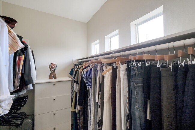 Building Photo - 2437 South Blvd