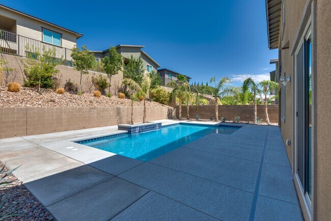 Building Photo - Luxury Summerlin North Home with Private Pool
