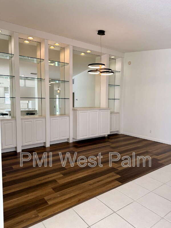 Building Photo - 8270 Eleuthera Ln