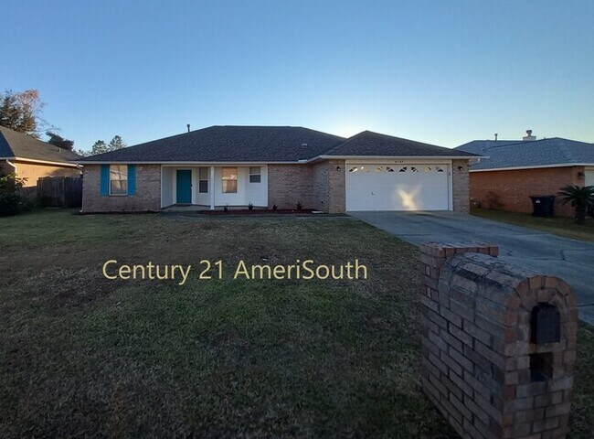 Building Photo - Large 3/2 Family Home that is Conveniently located off Blue Angel PKWY