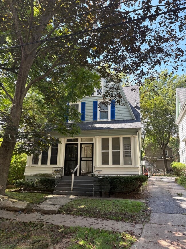 Building Photo - 182 Westwood Ave