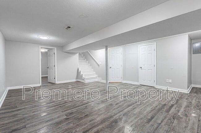 Building Photo - 7600 E 50th St