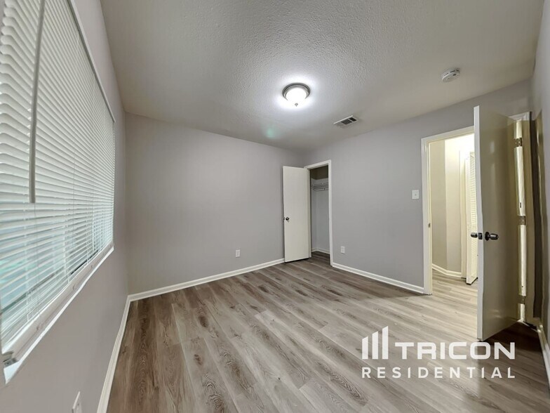 Building Photo - 12638 Burdine St
