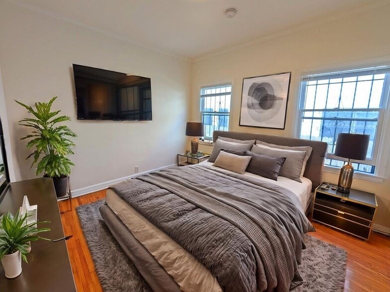 Building Photo - 626 Cochran Ave