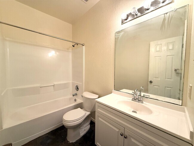 Building Photo - 1703 Nichole Woods Dr
