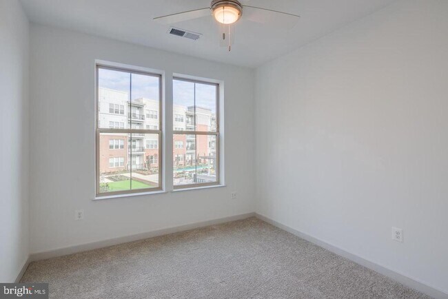 Building Photo - 10755 Fairgrounds Dr