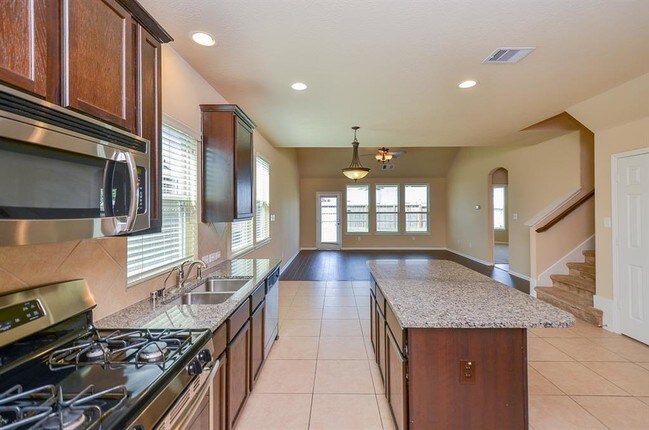 Building Photo - 21906 Cascade Hollow Ln