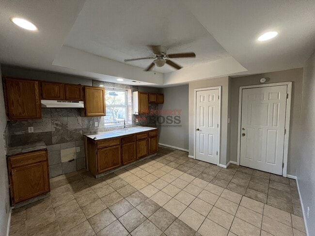 Building Photo - 3826 Butternut St