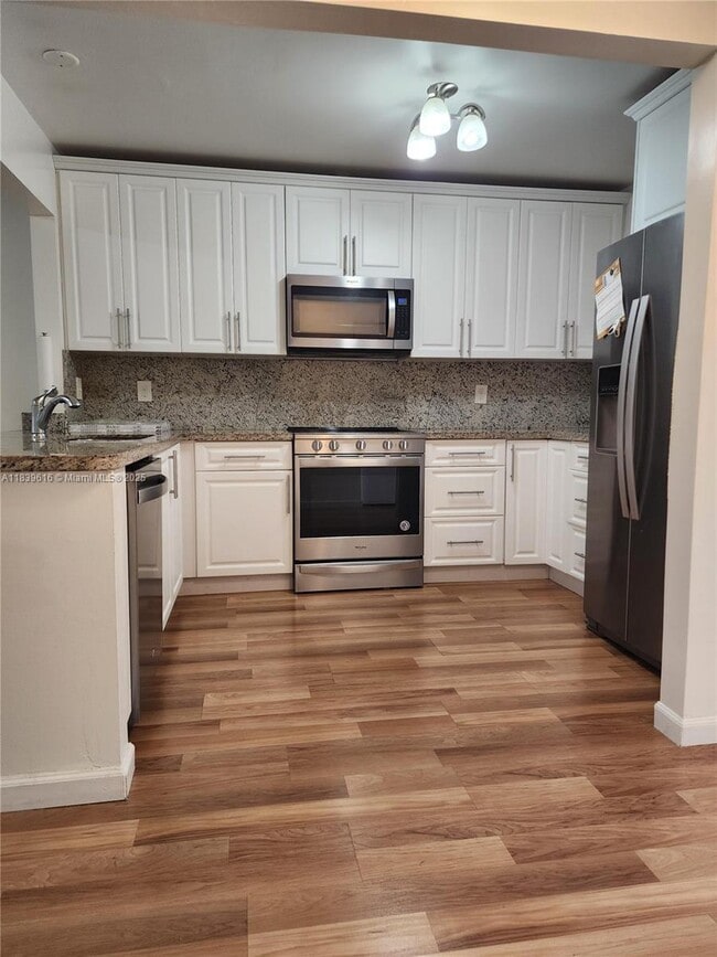 Building Photo - 8666 SW 114th Pl