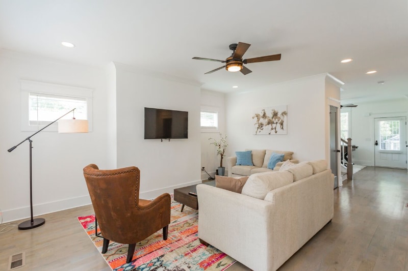 Building Photo - 716 29th Ave N