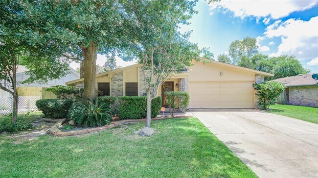 Building Photo - 3907 Postwood Dr