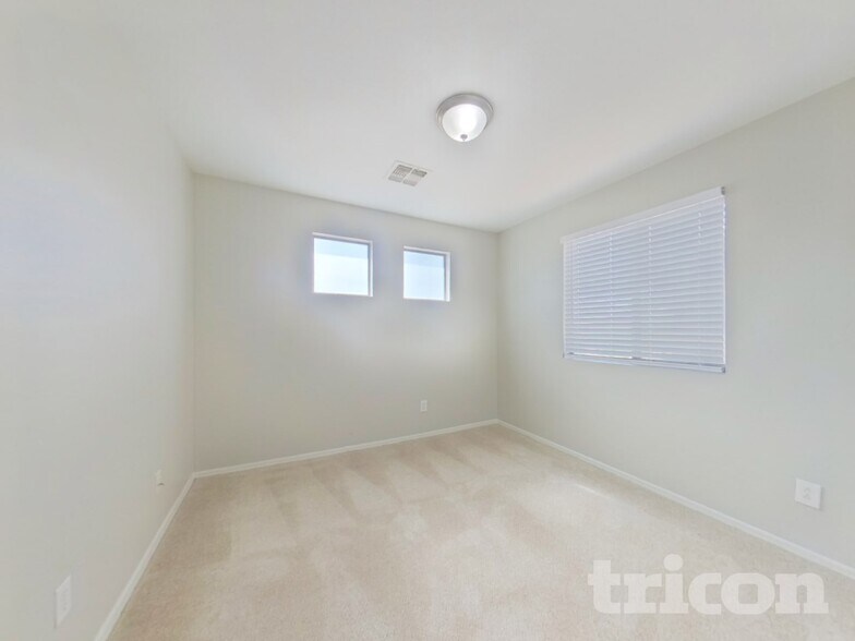 Building Photo - 6923 S 50th Dr