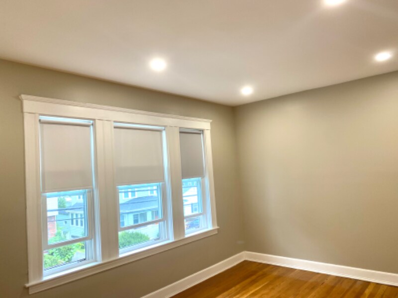 Building Photo - 347 Vermont St