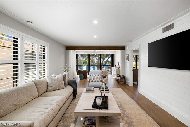 Building Photo - 3135 Riviera Dr