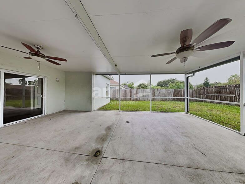 Building Photo - 10814 Peppersong Dr