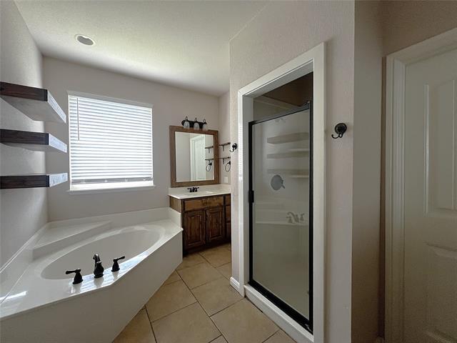 Building Photo - 710 Wolf Creek