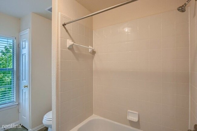 Building Photo - 4 br, 4 bath House - 1707 Teakwood Drive UNIT