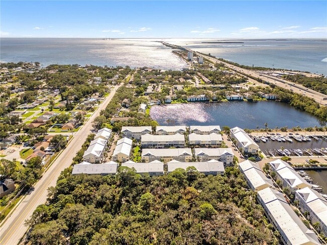 Building Photo - 3167 Moorings Dr S