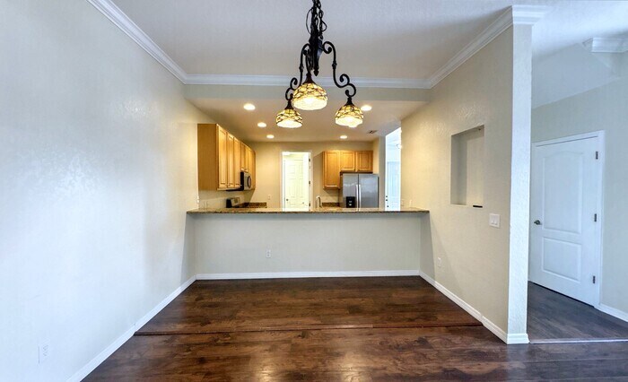 Building Photo - 2349 Max Ct