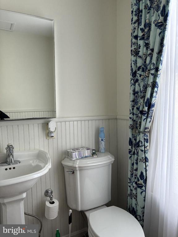 Building Photo - 873 Hawlin Rd