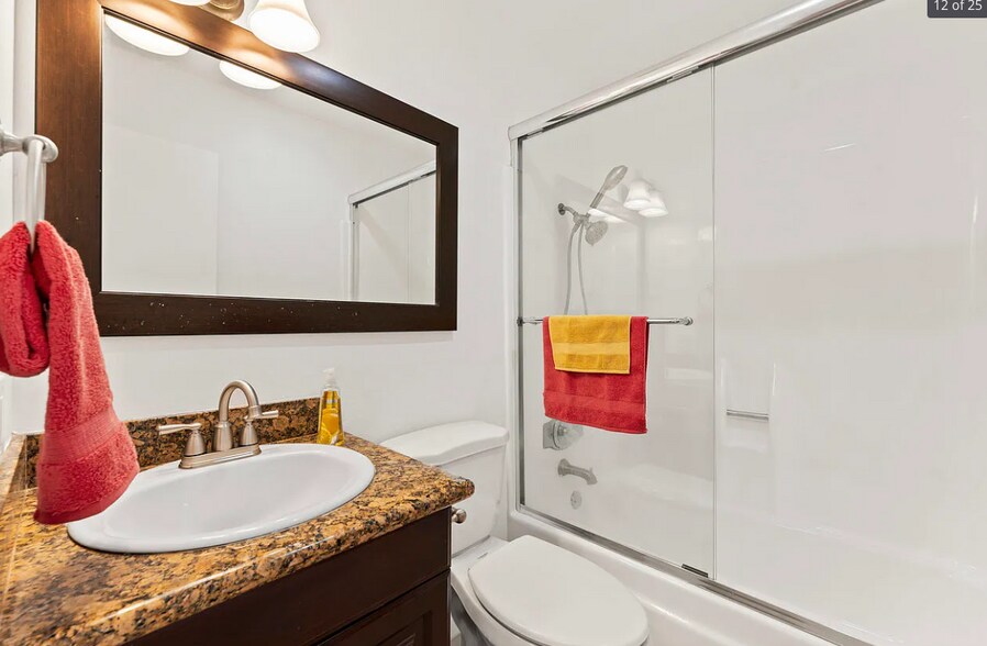 Building Photo - 4572 Nebo Dr