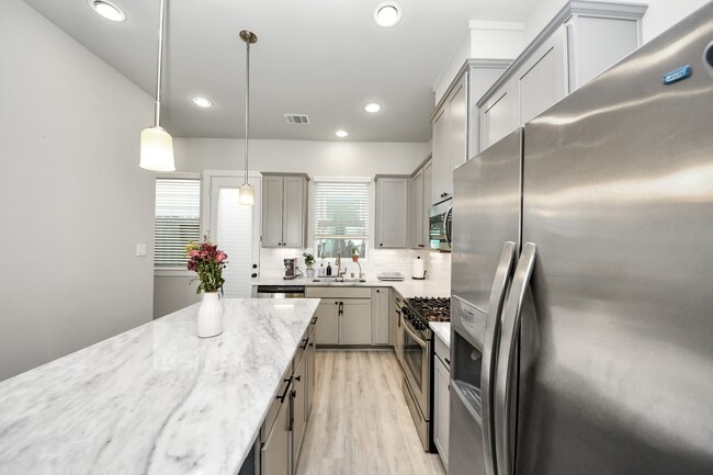 Building Photo - 9017 Lonestar Creekbend Ln