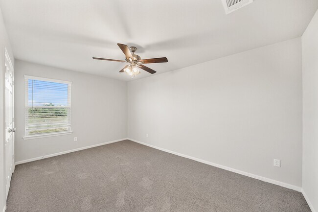 Building Photo - 13313 Nabob Dr